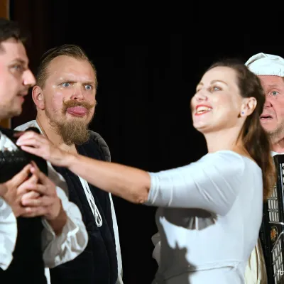 Rómeo, Júlia a Vírus